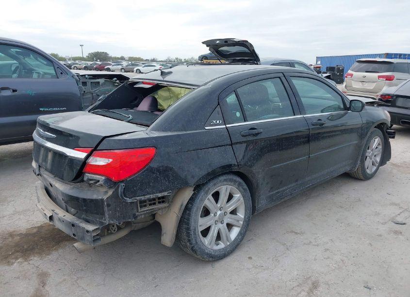 Photo 4 of 2012 Chrysler 200 LX (VIN 1C3CCBAG5CN228373)