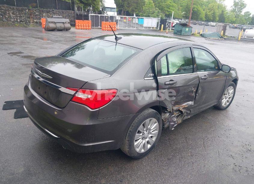 Photo 4 of 2014 Chrysler 200 LX (VIN 1C3CCBAG5EN179176)