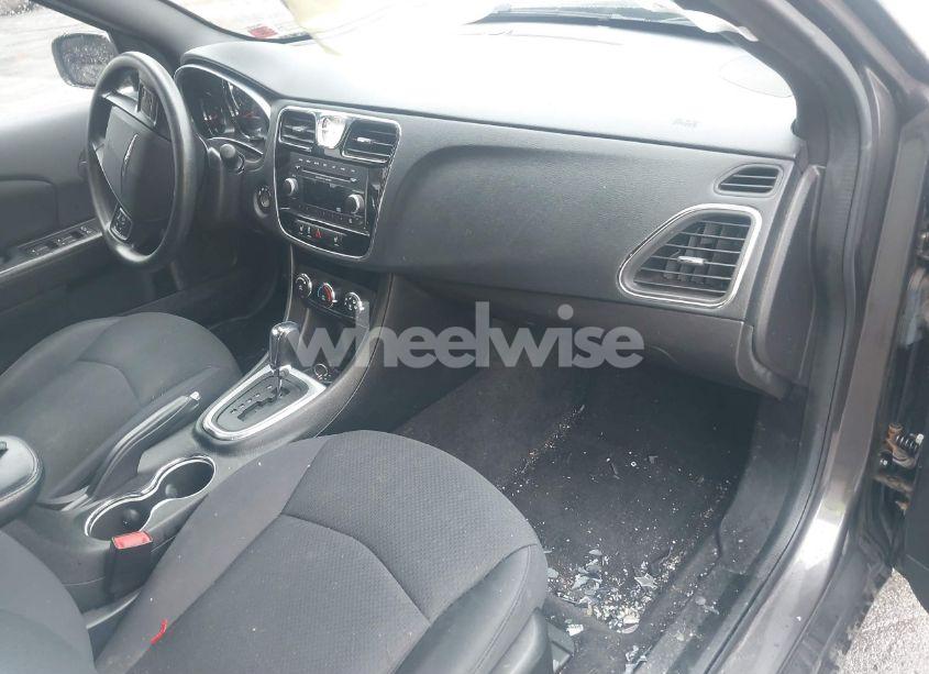 Photo 5 of 2014 Chrysler 200 LX (VIN 1C3CCBAG5EN179176)