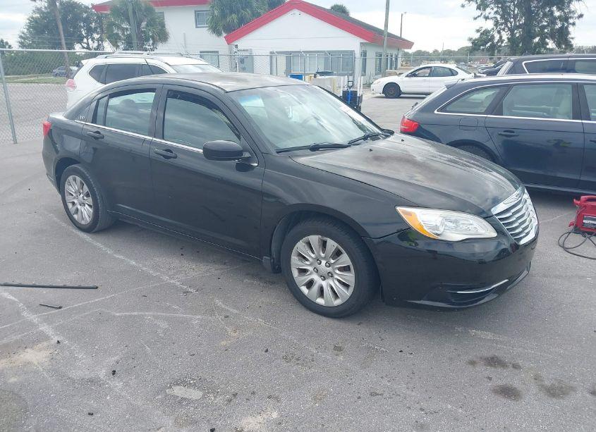 2014 Chrysler 200 LX (VIN 1C3CCBAG6EN127507) main photo