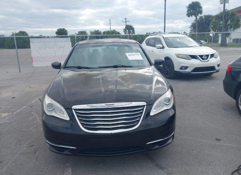 Photo 13 of 2014 Chrysler 200 LX (VIN 1C3CCBAG6EN127507)