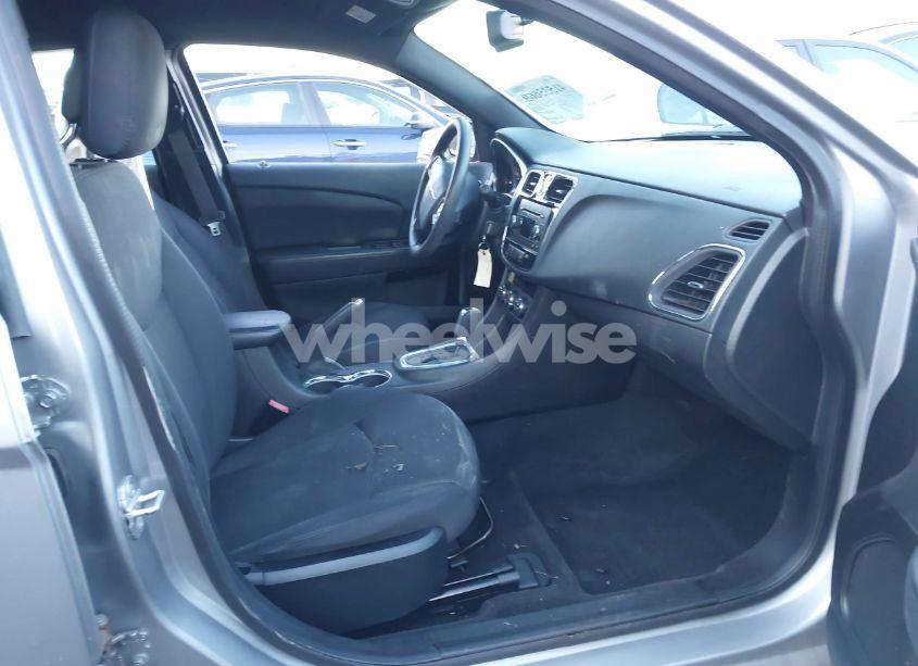 Photo 5 of 2013 Chrysler 200 LX (VIN 1C3CCBAG7DN724163)
