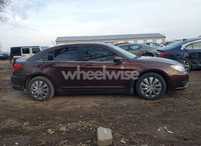Photo 14 of 2013 Chrysler 200 LX (VIN 1C3CCBAG7DN736569)