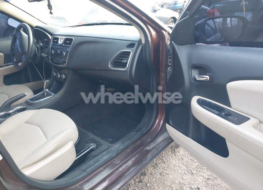 Photo 5 of 2013 Chrysler 200 LX (VIN 1C3CCBAG7DN736569)