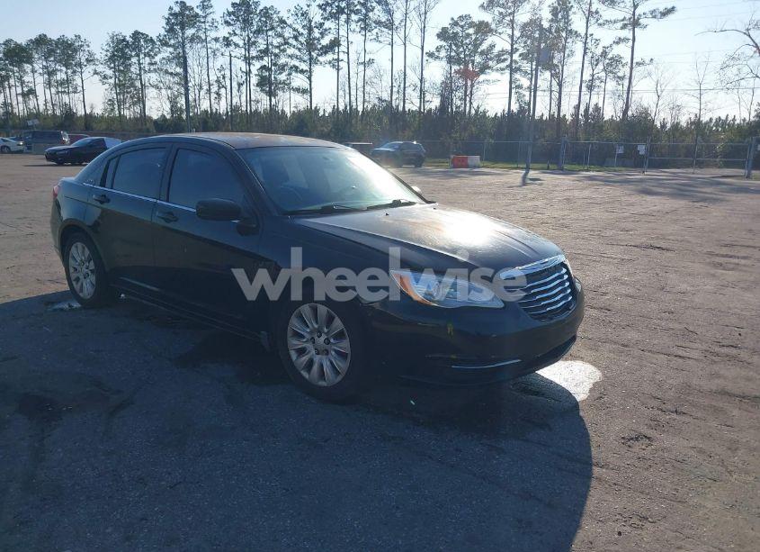 2014 Chrysler 200 LX (VIN 1C3CCBAG8EN149878) main photo