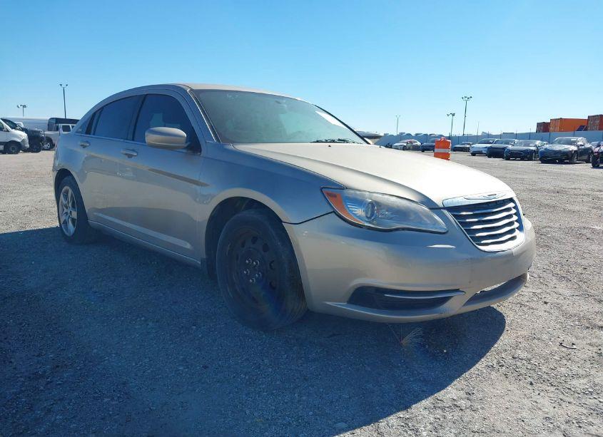 2014 Chrysler 200 LX (VIN 1C3CCBAG9EN171095) main photo