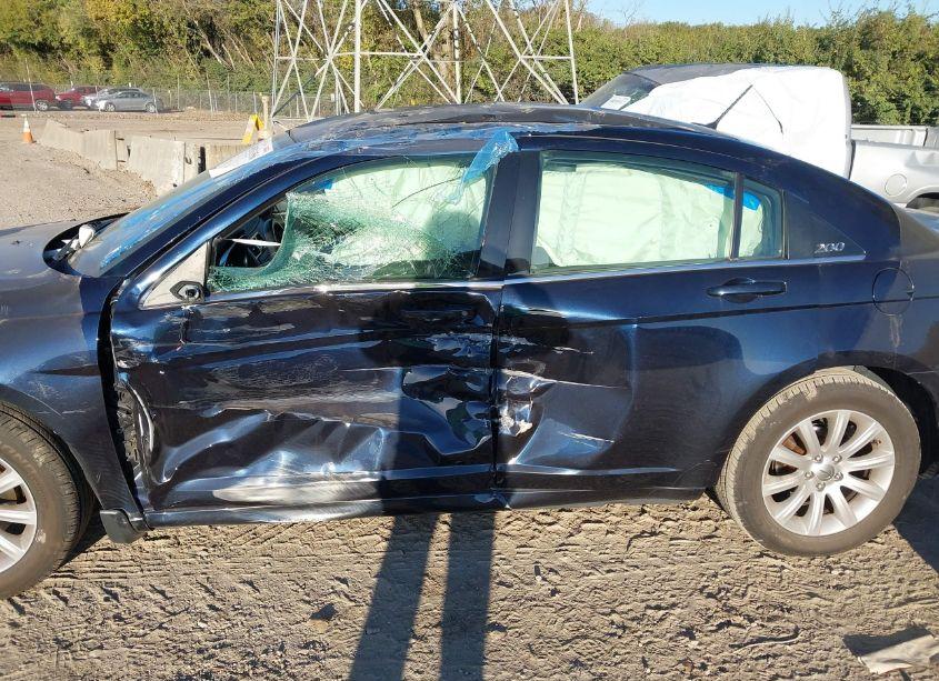 Photo 14 of 2012 Chrysler 200 TOURING (VIN 1C3CCBBB0CN109245)