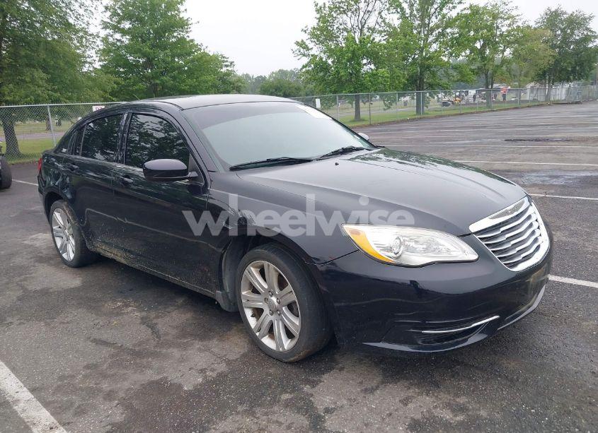 2012 Chrysler 200 TOURING (VIN 1C3CCBBB0CN267715) main photo
