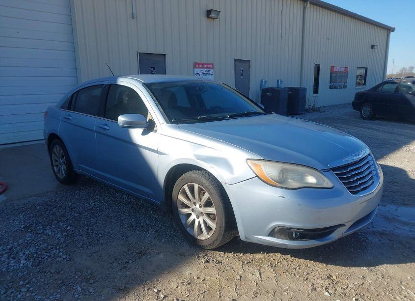 Photo 6 of 2013 Chrysler 200 TOURING (VIN 1C3CCBBB0DN501580)