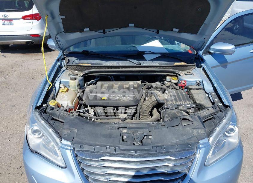 Photo 10 of 2013 Chrysler 200 TOURING (VIN 1C3CCBBB0DN545434)