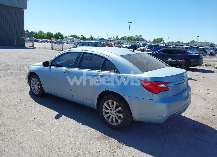Photo 3 of 2013 Chrysler 200 TOURING (VIN 1C3CCBBB0DN545434)