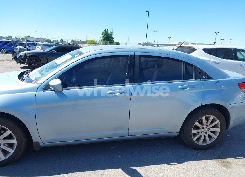 Photo 6 of 2013 Chrysler 200 TOURING (VIN 1C3CCBBB0DN545434)