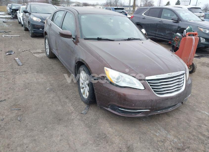 2013 Chrysler 200 TOURING (VIN 1C3CCBBB0DN570432) main photo