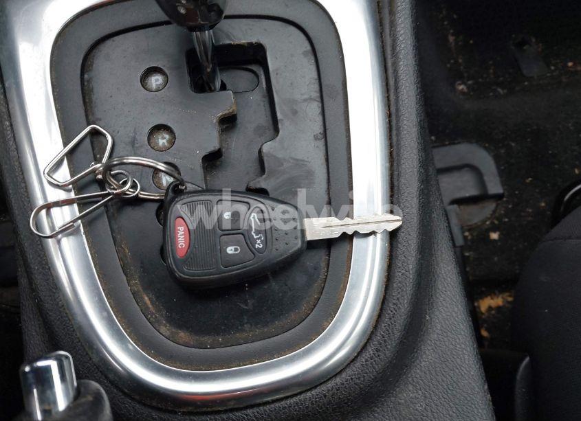 Photo 11 of 2013 Chrysler 200 TOURING (VIN 1C3CCBBB0DN570432)