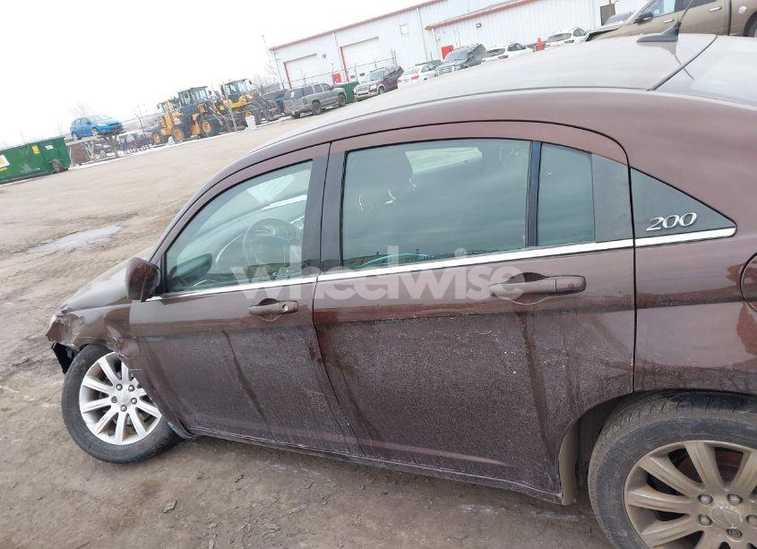 Photo 14 of 2013 Chrysler 200 TOURING (VIN 1C3CCBBB0DN570432)