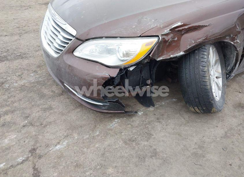 Photo 6 of 2013 Chrysler 200 TOURING (VIN 1C3CCBBB0DN570432)