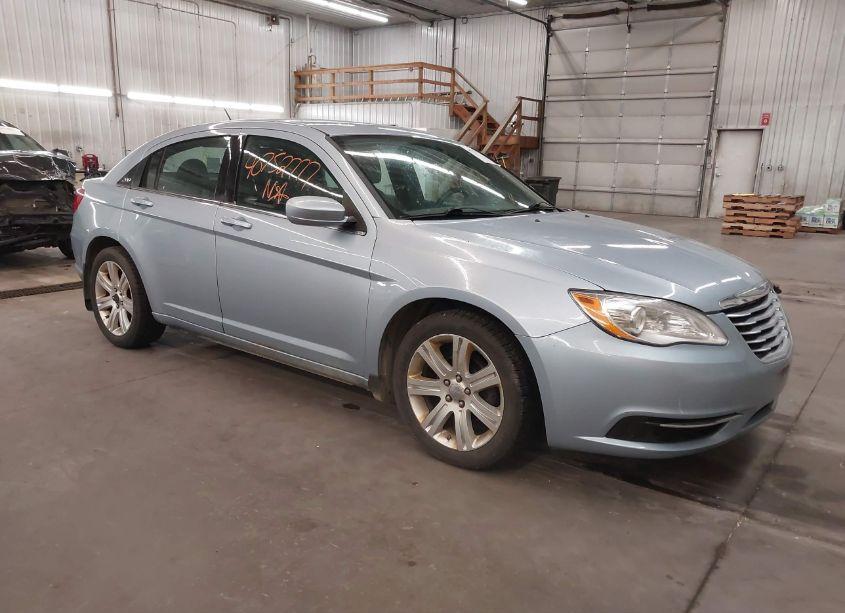 2013 Chrysler 200 TOURING (VIN 1C3CCBBB0DN577624) main photo