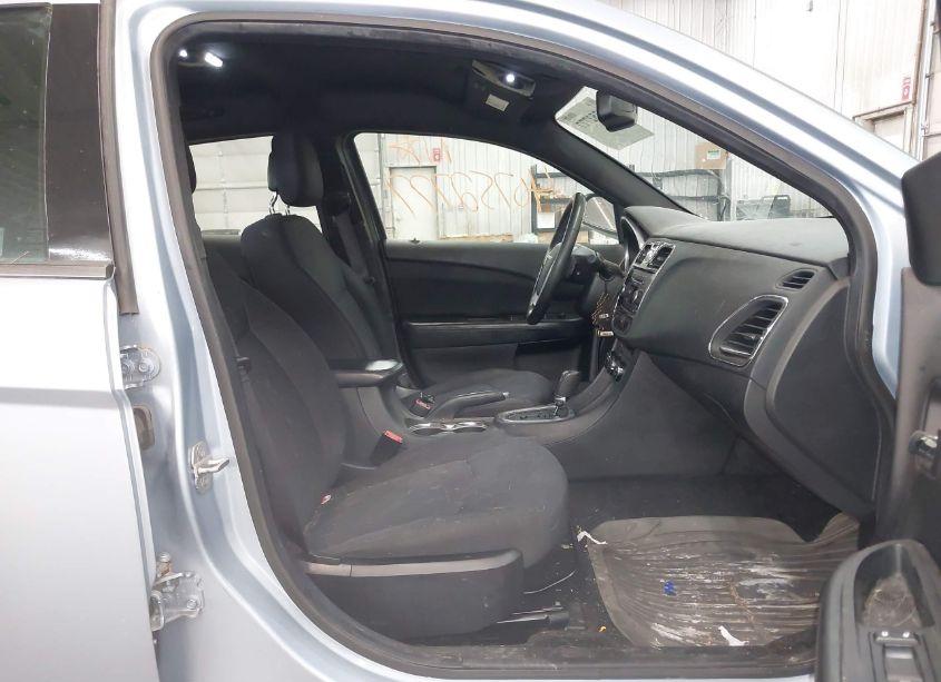 Photo 5 of 2013 Chrysler 200 TOURING (VIN 1C3CCBBB0DN577624)