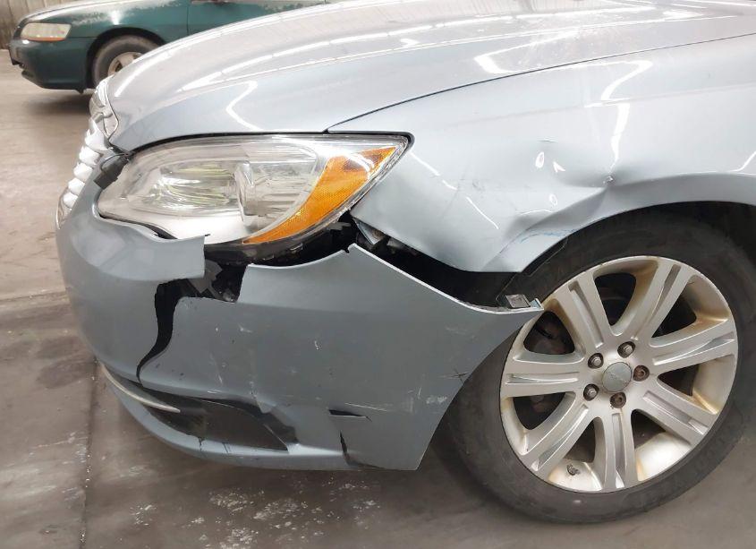 Photo 6 of 2013 Chrysler 200 TOURING (VIN 1C3CCBBB0DN577624)