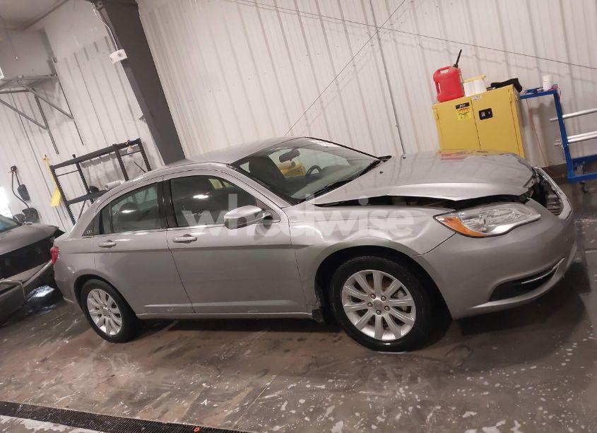 Photo 13 of 2013 Chrysler 200 TOURING (VIN 1C3CCBBB0DN587988)