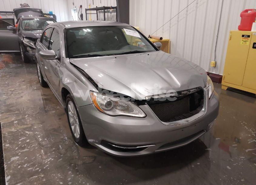 Photo 6 of 2013 Chrysler 200 TOURING (VIN 1C3CCBBB0DN587988)