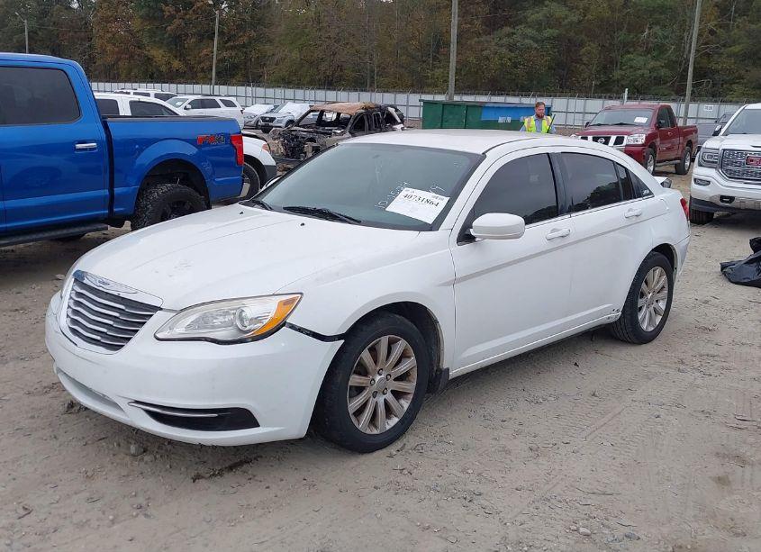 Photo 2 of 2013 Chrysler 200 TOURING (VIN 1C3CCBBB0DN600349)