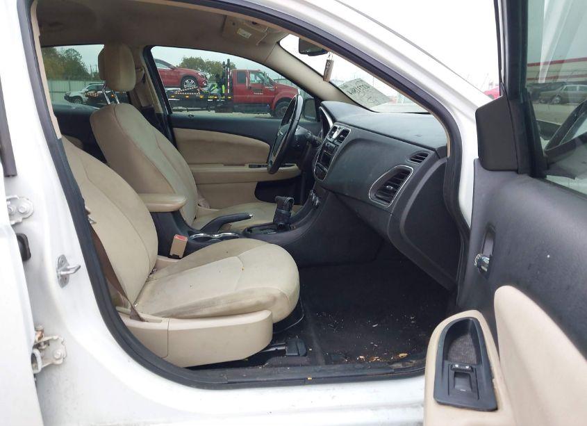 Photo 5 of 2013 Chrysler 200 TOURING (VIN 1C3CCBBB0DN600349)