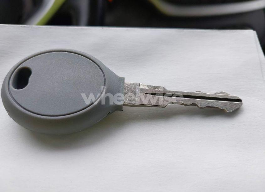 Photo 11 of 2013 Chrysler 200 TOURING (VIN 1C3CCBBB0DN627535)