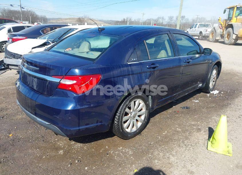 Photo 4 of 2013 Chrysler 200 TOURING (VIN 1C3CCBBB0DN627535)