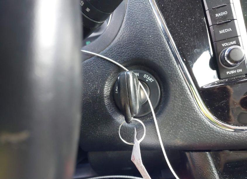 Photo 11 of 2013 Chrysler 200 TOURING (VIN 1C3CCBBB0DN627938)