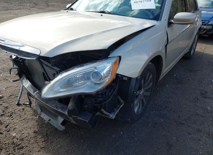 Photo 13 of 2013 Chrysler 200 TOURING (VIN 1C3CCBBB0DN627938)