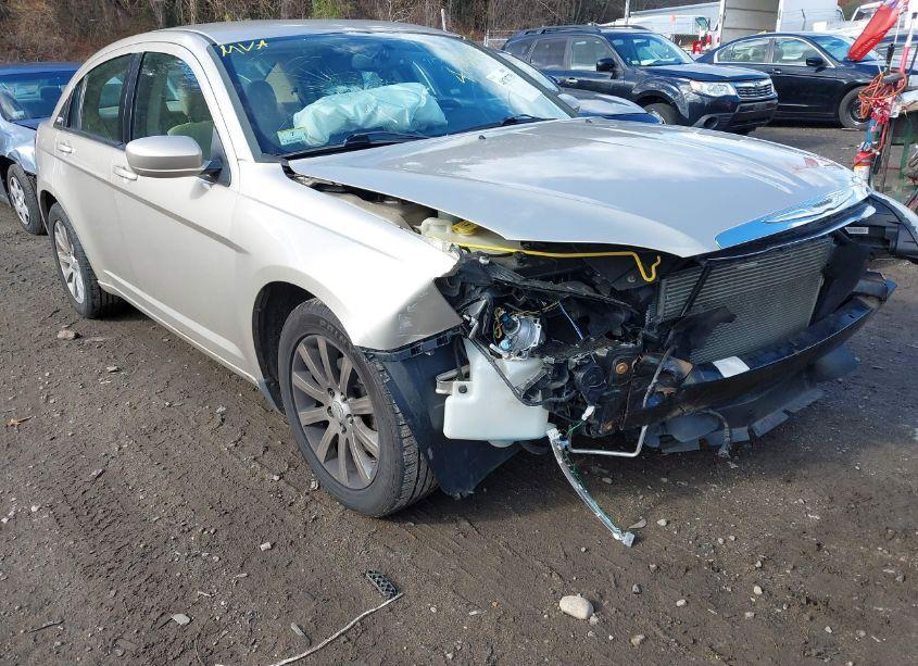 Photo 14 of 2013 Chrysler 200 TOURING (VIN 1C3CCBBB0DN627938)