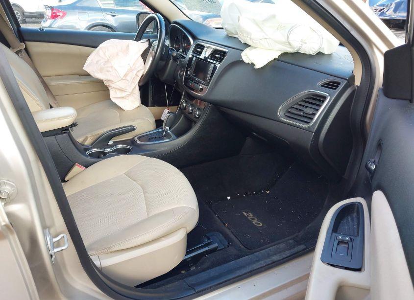 Photo 5 of 2013 Chrysler 200 TOURING (VIN 1C3CCBBB0DN627938)