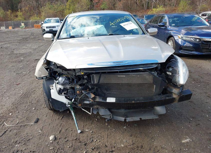 Photo 6 of 2013 Chrysler 200 TOURING (VIN 1C3CCBBB0DN627938)