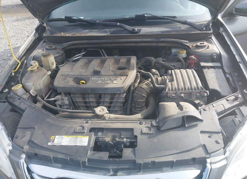 Photo 10 of 2013 Chrysler 200 TOURING (VIN 1C3CCBBB0DN695611)