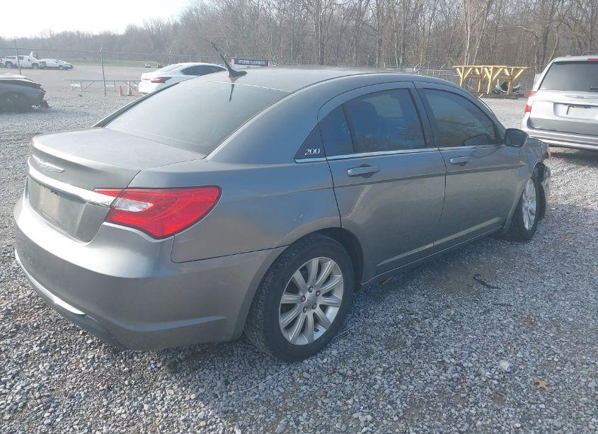 Photo 4 of 2013 Chrysler 200 TOURING (VIN 1C3CCBBB0DN695611)