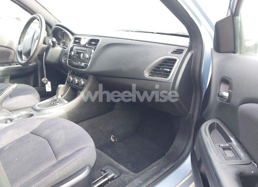 Photo 5 of 2013 Chrysler 200 TOURING (VIN 1C3CCBBB0DN700175)