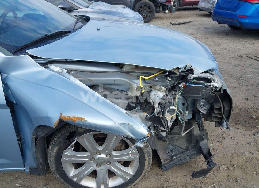 Photo 6 of 2013 Chrysler 200 TOURING (VIN 1C3CCBBB0DN700175)