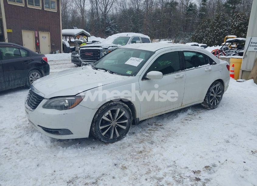 Photo 2 of 2013 Chrysler 200 TOURING (VIN 1C3CCBBB0DN728493)