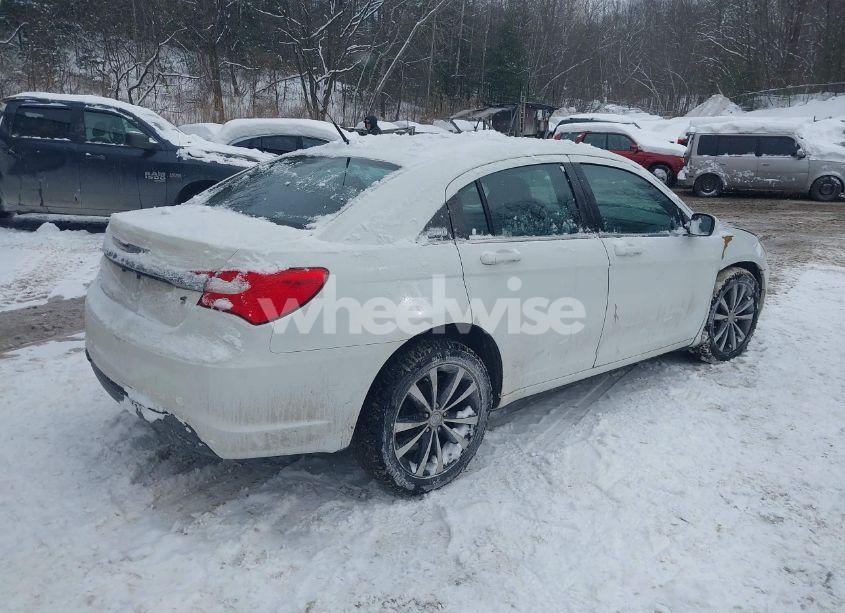 Photo 4 of 2013 Chrysler 200 TOURING (VIN 1C3CCBBB0DN728493)