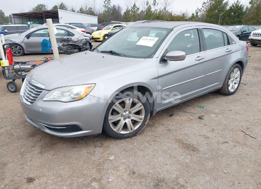 Photo 2 of 2013 Chrysler 200 TOURING (VIN 1C3CCBBB0DN732088)