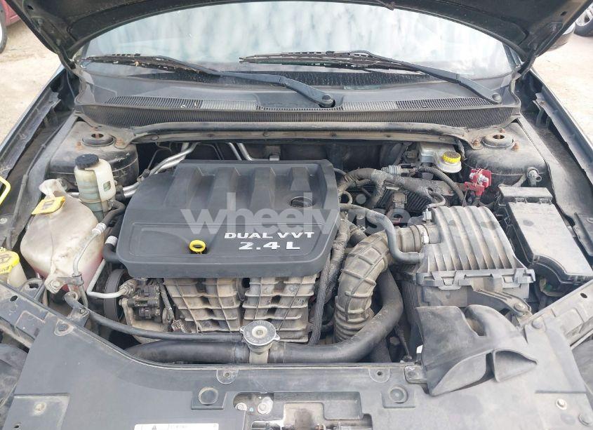 Photo 10 of 2014 Chrysler 200 TOURING (VIN 1C3CCBBB0EN107613)