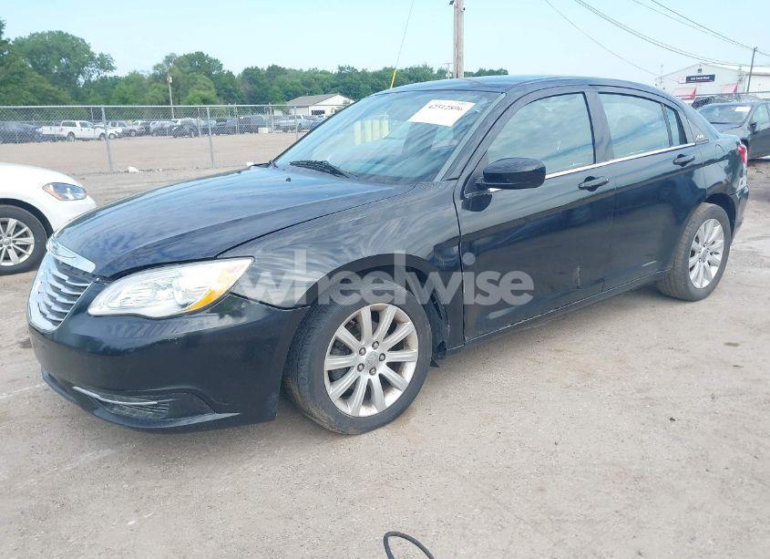 Photo 2 of 2014 Chrysler 200 TOURING (VIN 1C3CCBBB0EN107613)