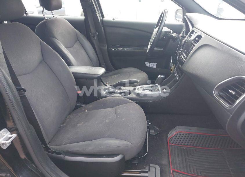 Photo 5 of 2014 Chrysler 200 TOURING (VIN 1C3CCBBB0EN107613)