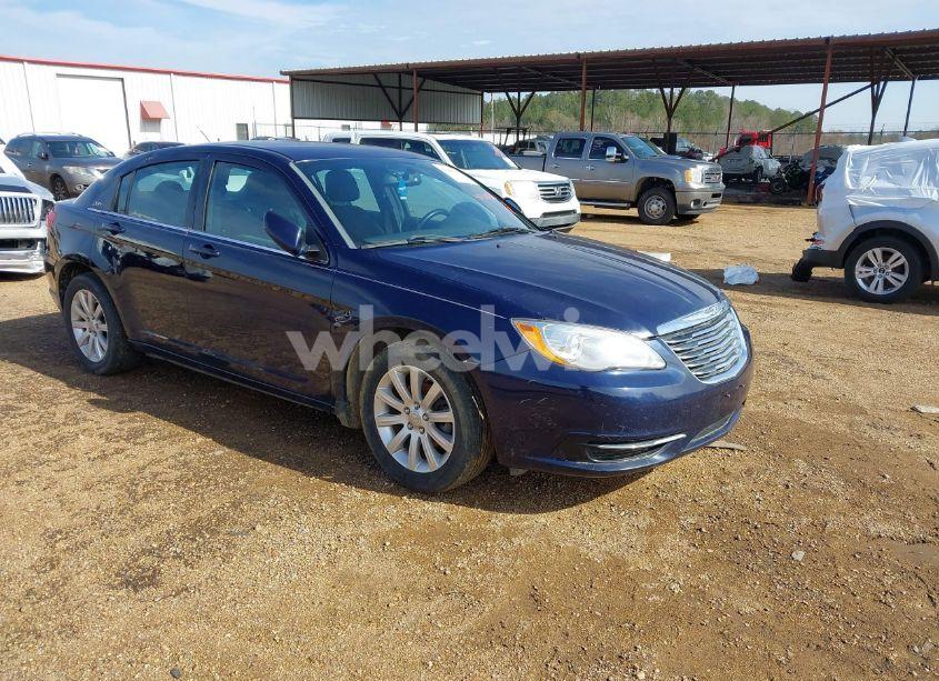 2014 Chrysler 200 TOURING (VIN 1C3CCBBB0EN119339) main photo