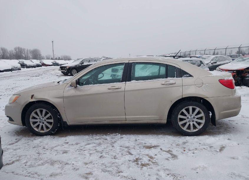 Photo 13 of 2014 Chrysler 200 TOURING (VIN 1C3CCBBB0EN179783)