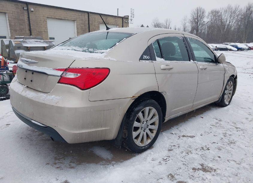 Photo 4 of 2014 Chrysler 200 TOURING (VIN 1C3CCBBB0EN179783)