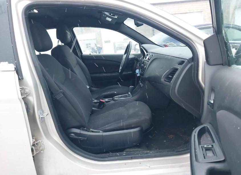 Photo 5 of 2014 Chrysler 200 TOURING (VIN 1C3CCBBB0EN179783)