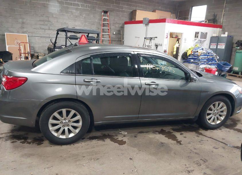 Photo 13 of 2012 Chrysler 200 TOURING (VIN 1C3CCBBB1CN129598)