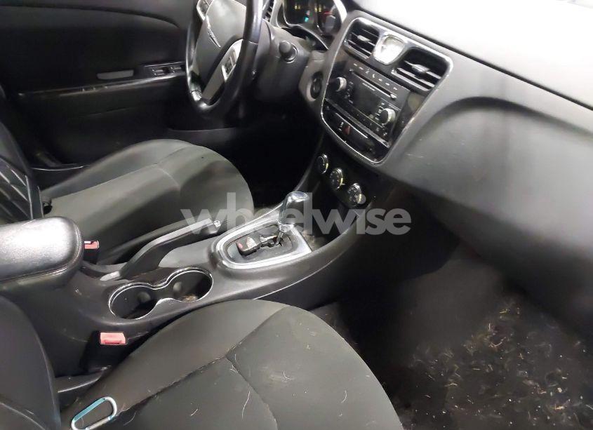 Photo 5 of 2012 Chrysler 200 TOURING (VIN 1C3CCBBB1CN129598)